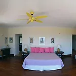 Sentinel Villa, Portocheli * 克兰尼蒂