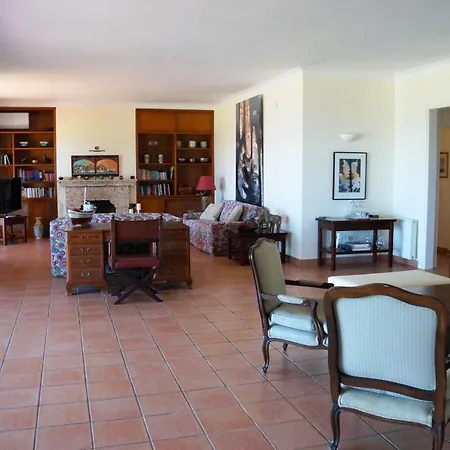 Sentinel Villa, Portocheli