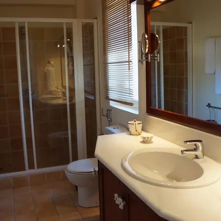 Sentinel Villa, Portocheli