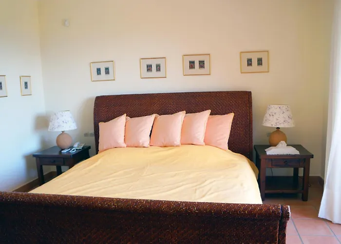 Sentinel Villa, Portocheli *