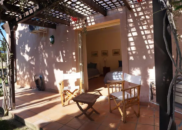 Sentinel Villa, Portocheli